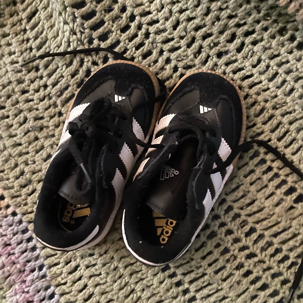 Adidas Sambas